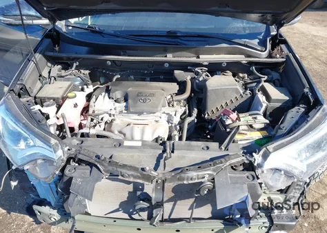 2017 Toyota Rav4 Xle z USA, uszkodzony, nr VIN 2T3RFREVXHW678924